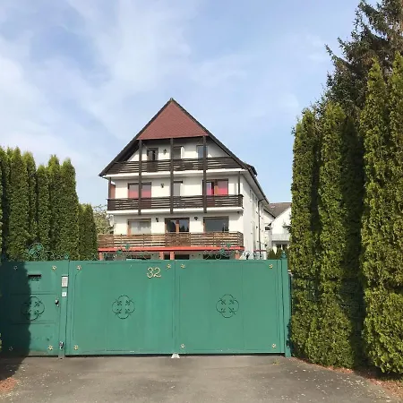Large Group House In Hesse With Common Room, Terrace, Garden - Ideally Situated Knullwald