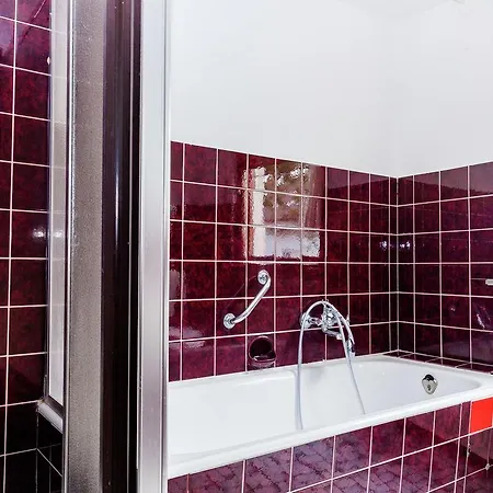 Large Group House In Hesse With Common Room, Terrace, Garden - Ideally Situated Knullwald